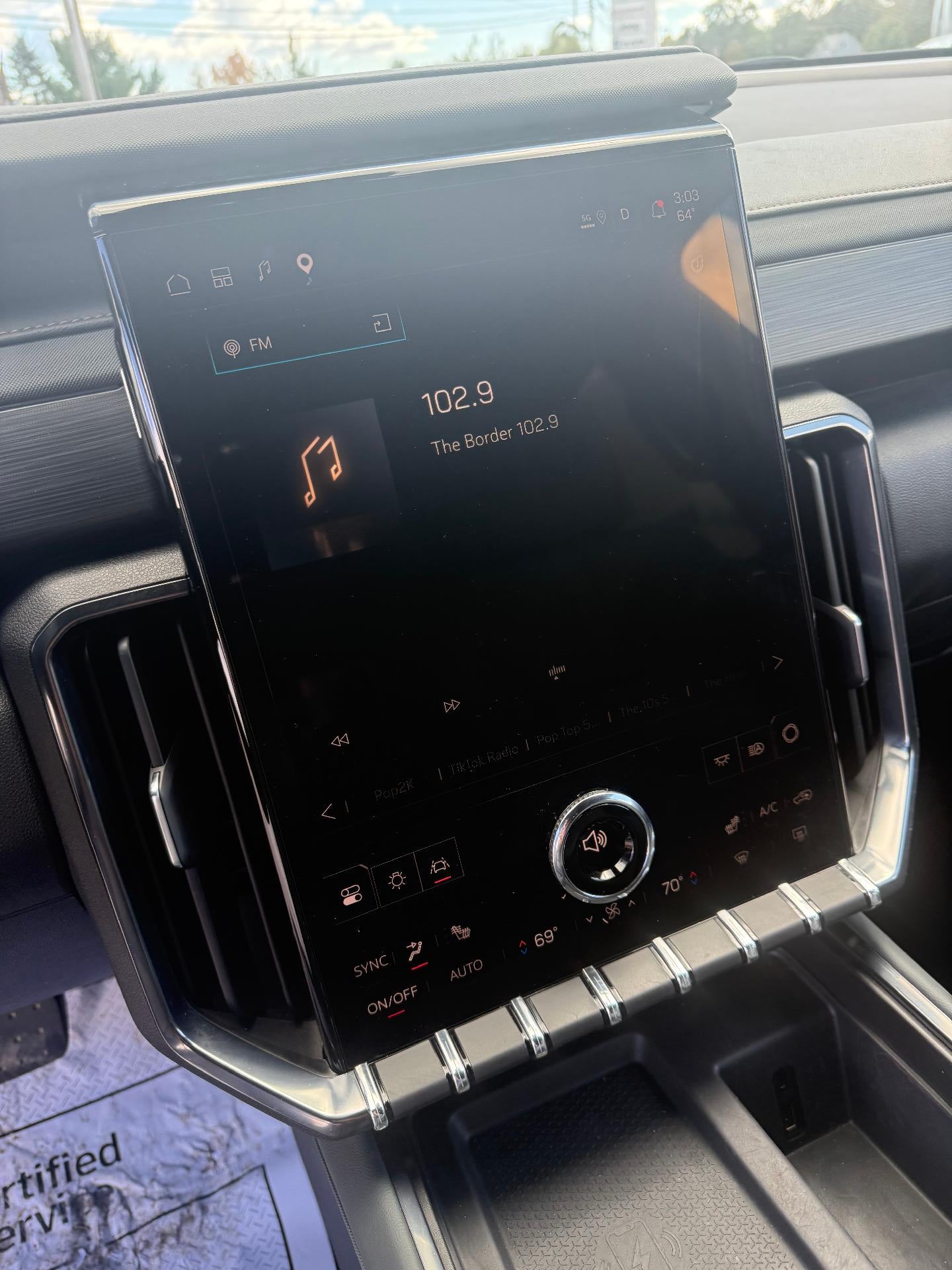 2025 GMC Acadia AWD AT4