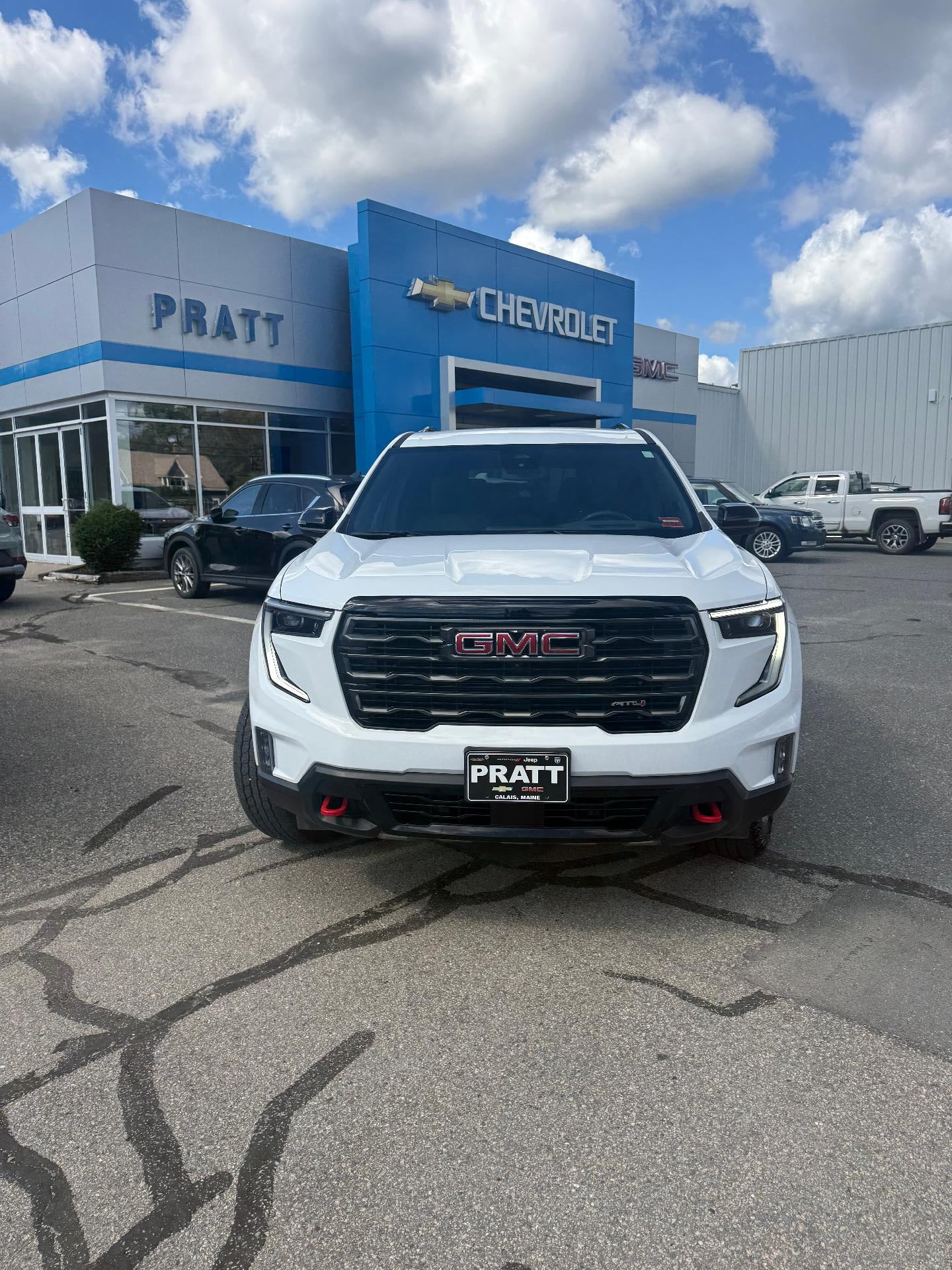 2025 GMC Acadia AWD AT4