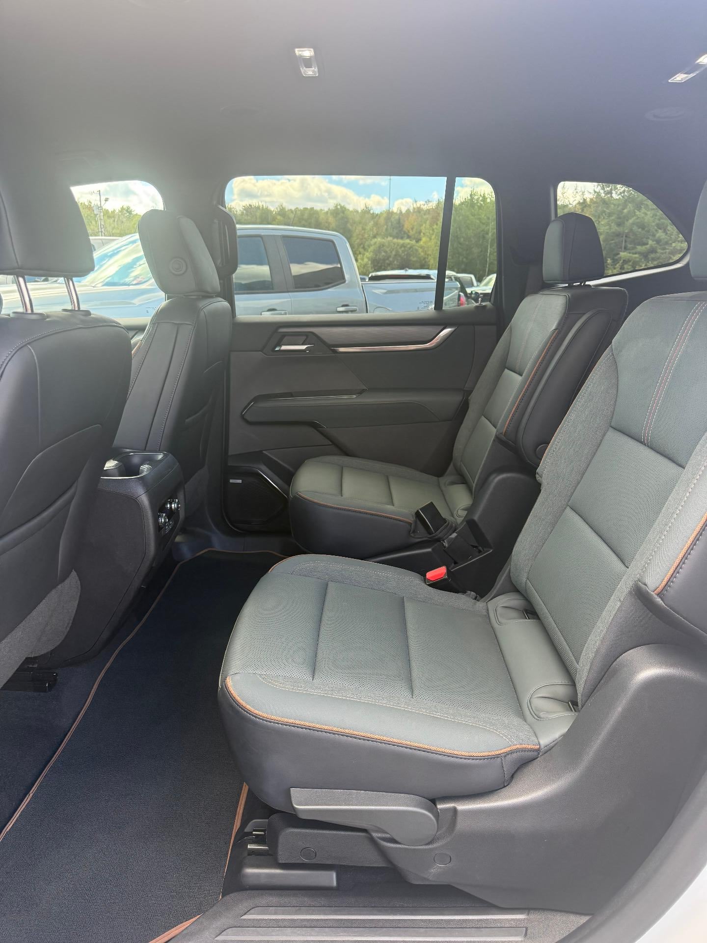 2025 GMC Acadia AWD AT4