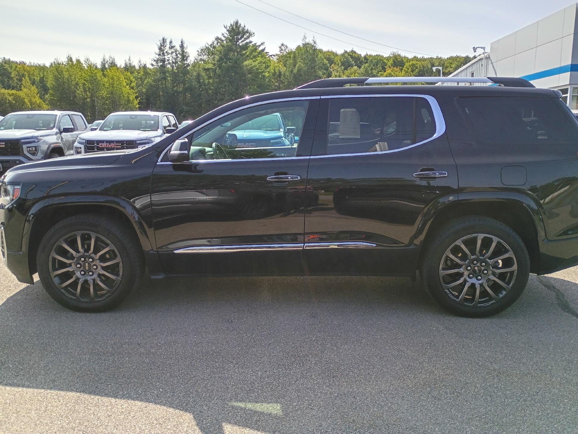 2023 GMC Acadia AWD Denali