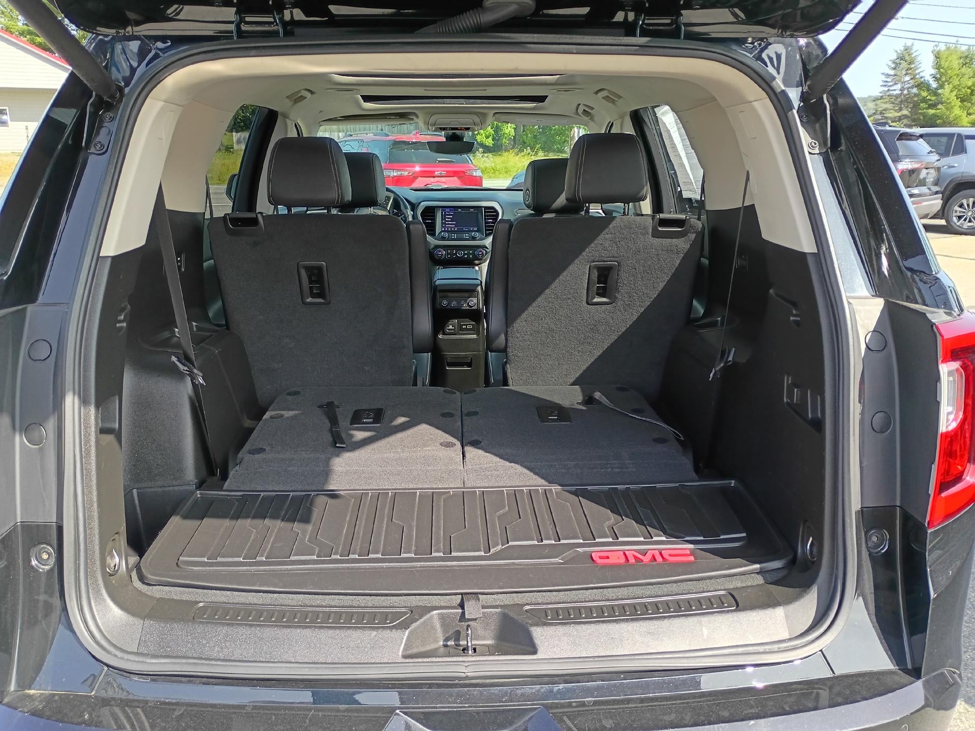 2023 GMC Acadia AWD Denali