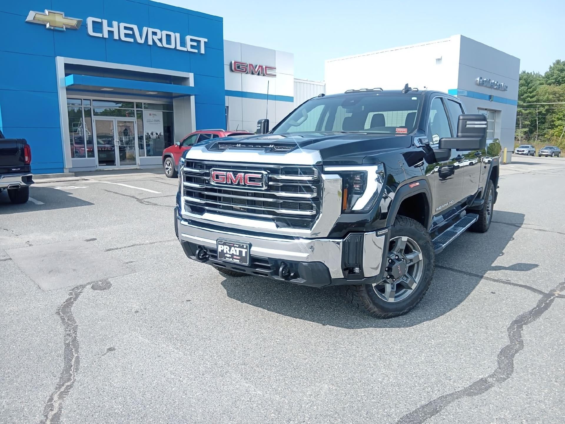 2025 GMC Sierra 2500HD 4WD Crew Cab Standard Bed SLE