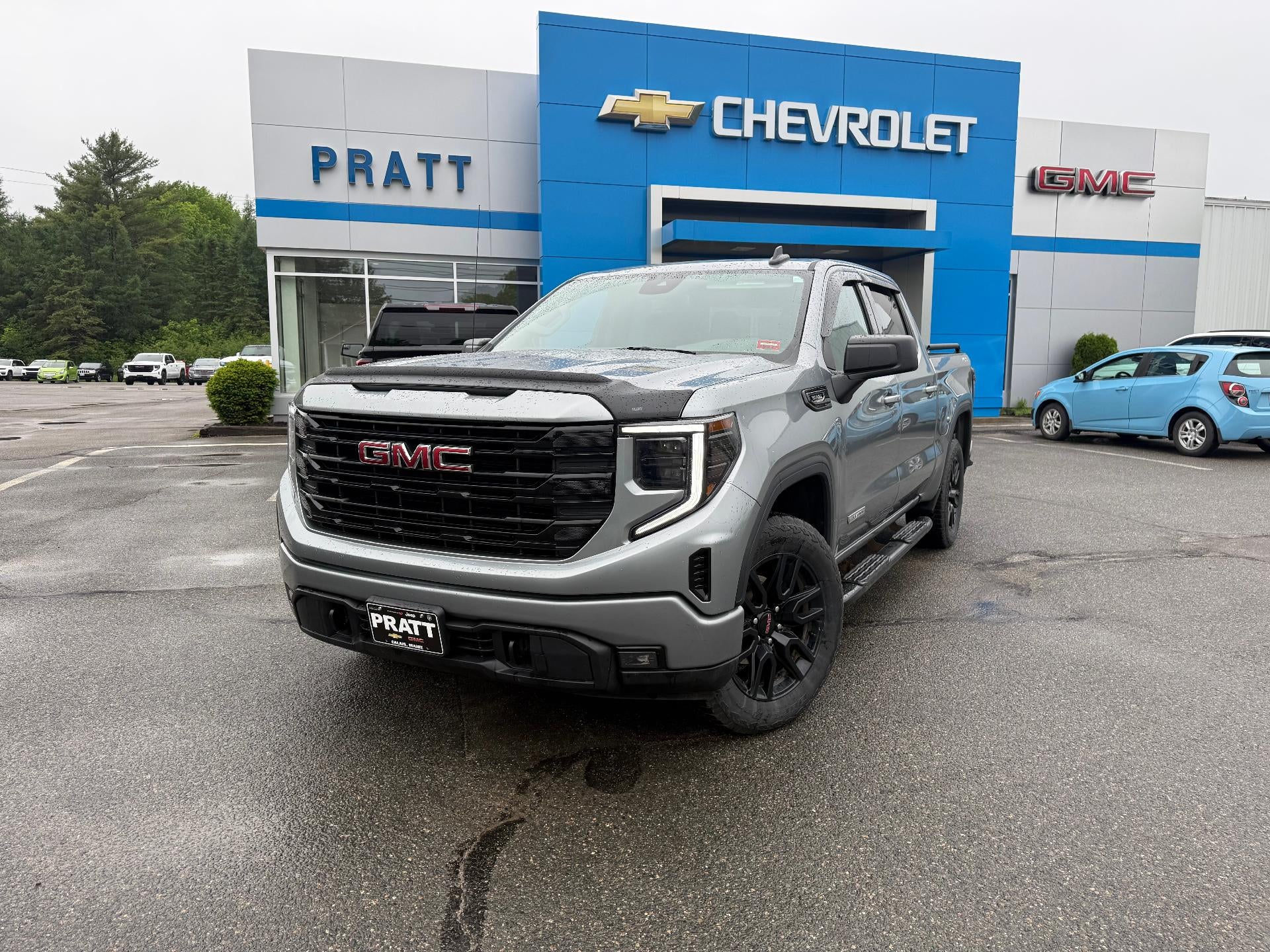 2025 GMC Sierra 1500 4WD Crew Cab Short Box Elevation with 3VL
