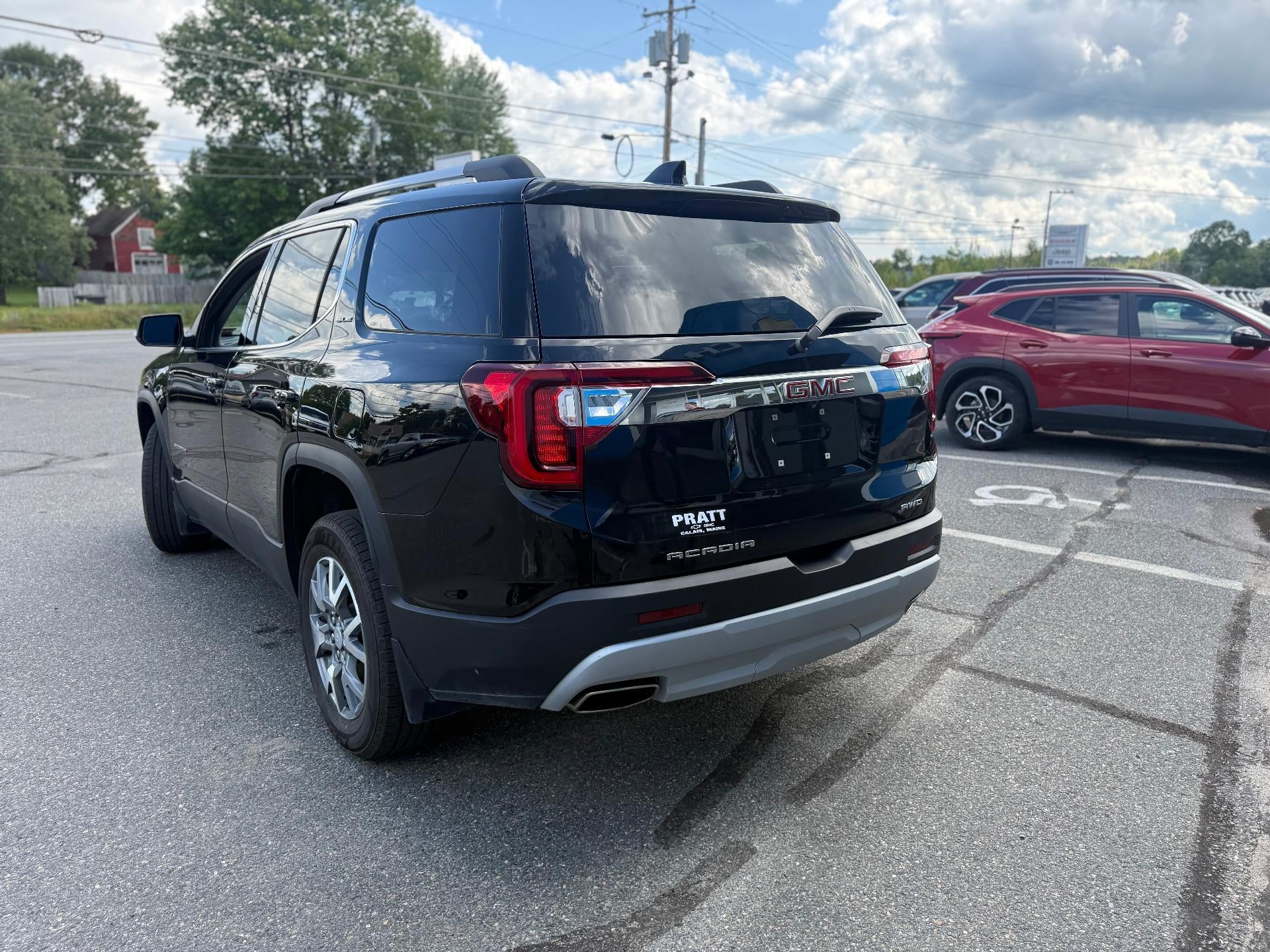 2023 GMC Acadia SLE
