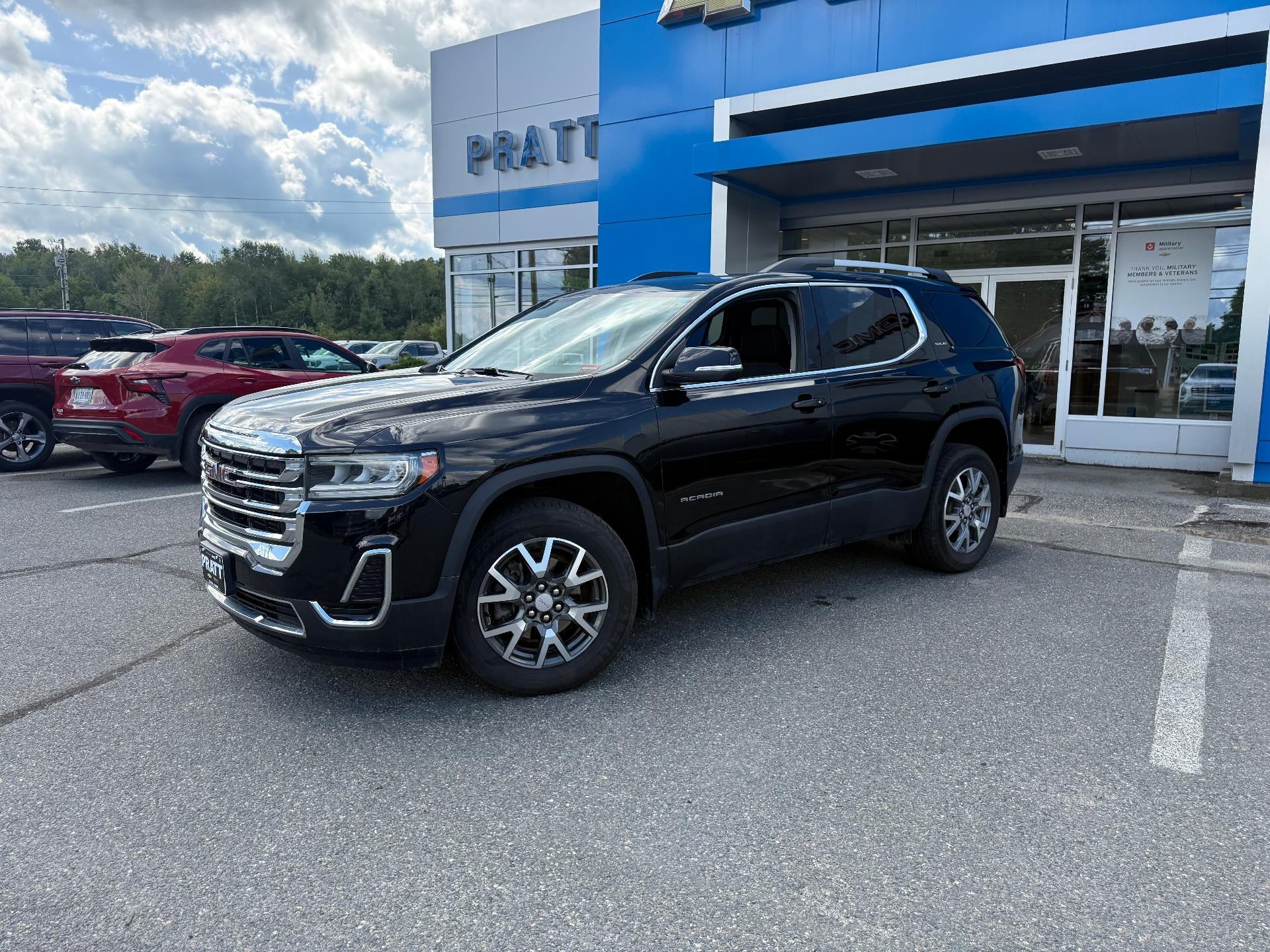 2023 GMC Acadia SLE