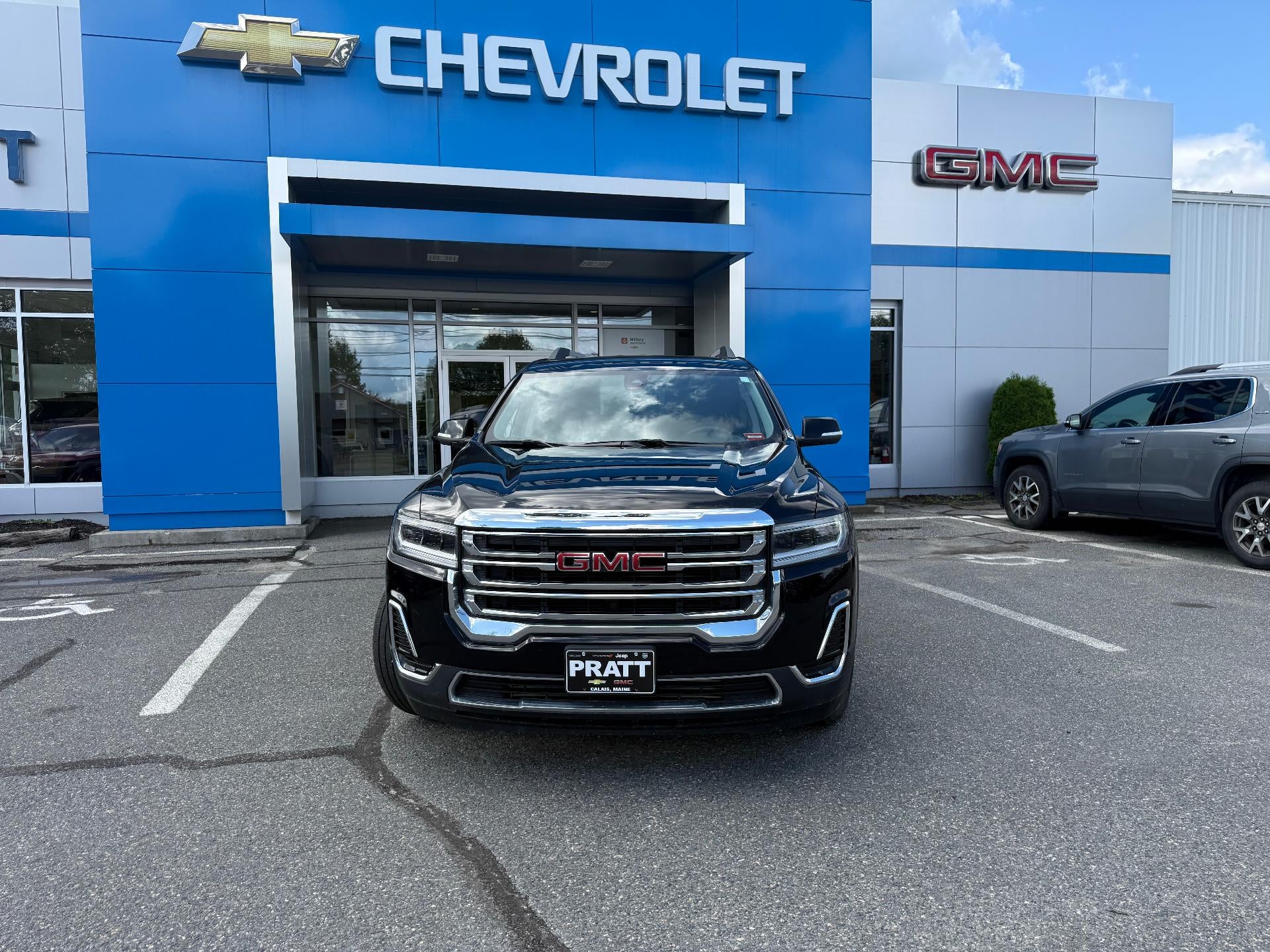 2023 GMC Acadia SLE